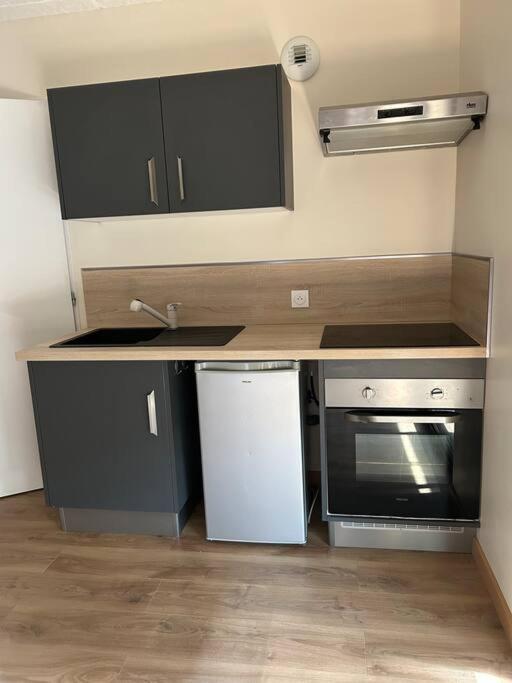 Appartement Au Coeur Des Bois à Saint-Germain-du-Salembre Extérieur photo